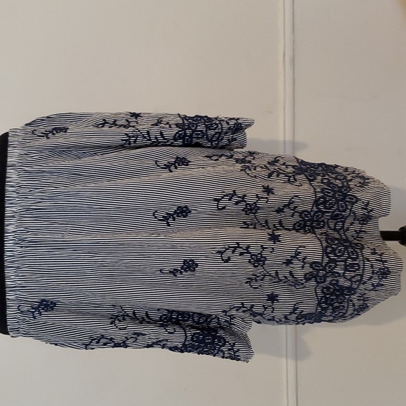 Profile Apparel Top - Picture 2 of 5